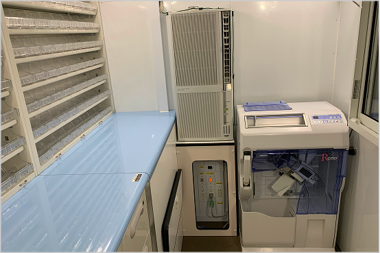 分包機と調剤棚